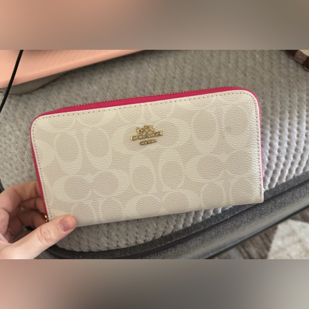 Coach Accordion Zip Signature White and Pink Wallet